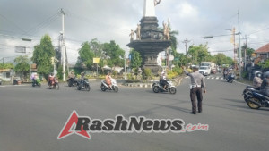 Agar Terciptanya Kelancaran Lalu Lintas Personil Lantas Melaksanakan Penjagaaan Dan Pengaturan di Ktl 2