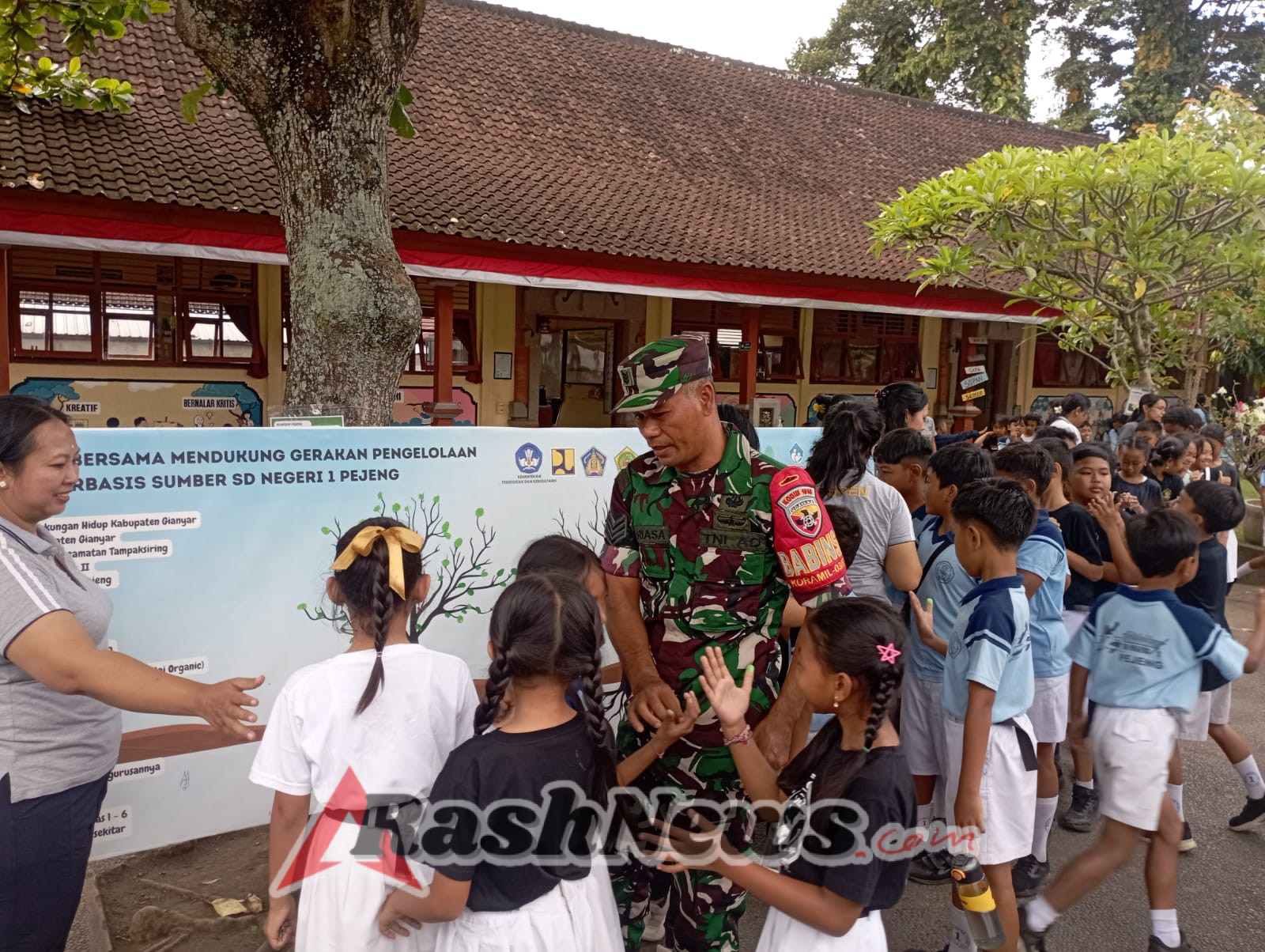 Babinsa Tampaksiring Ikut Tandatangani MOU Kemitraan Program Kesehatan dan Lingkungan