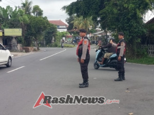 Peduli Keselamatan Pengguna Jalan, Polsek Abiansemal Rutin Laksanakan Pengaturan Lalin Sore