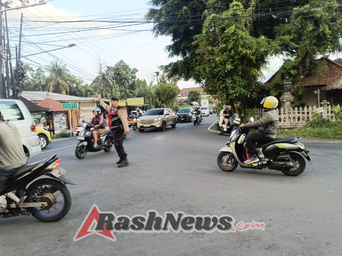 Giat Pengaturan Lalin Sore, Wujud Nyata Pelayanan Polsek Abiansemal Kepada Masyarakat