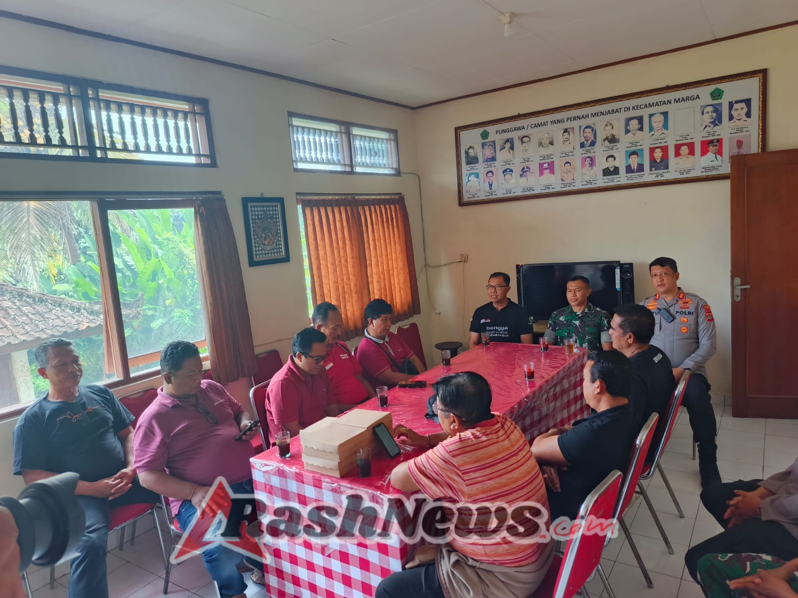 Dekatkan Diri dengan Masyarakat, Kapolres Tabanan Gelar Jumat Curhat Bersama Perbekel se-Kecamatan Marga