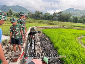 TMMD ke-126 Kodim 1625/Ngada Pacu Pekerjaan Saluran Irigasi Demi Dukung Pertanian Desa Benteng Tawa