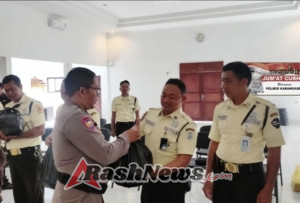 Kasat Binmas Mewakili Kapolres Karangasem melaksanakan Program Jumat Curhat Dengan Asosiasi Security Karangasem