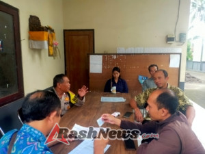 Jumat Curhat Bhabinkamtibmas serta Sambang Kantor Desa Bhuana Giri