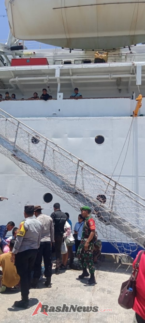 Kopda Habib Ahmad Laksanakan Pengamanan dan Pemantauan Kapal KM Lawit dan Expres Bahari 8E