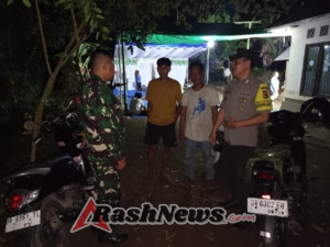 ‎Patroli Kongkow di Masbagik, Babinsa Tekankan Pentingnya Siskamling Bergilir