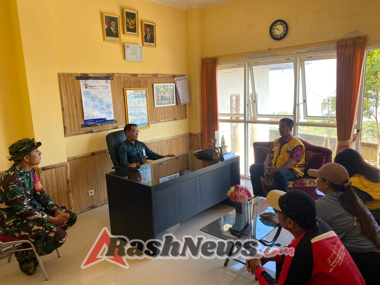 Dukung Program Pemerintah, Babinsa Tigawasa Bersama PU Provinsi Bali Lakukan Pendataan Wilayah Kekeringan