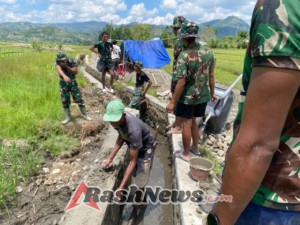 Pengecoran Dinding Irigasi TMMD ke-126 di Pu’un Keo Capai Setengah Jalan