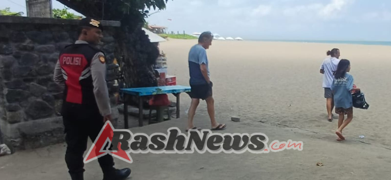 Sambangi Obyek Wisata Unit Samapta Polsek Kuta Utara Beri Rasa Aman Wisatawan