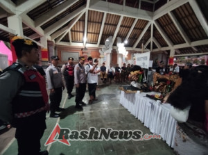 Personel Gabungan Polres Gianyar dan Polsek Blahbatuh Laksanakan Pengamanan Bara Fest 2025