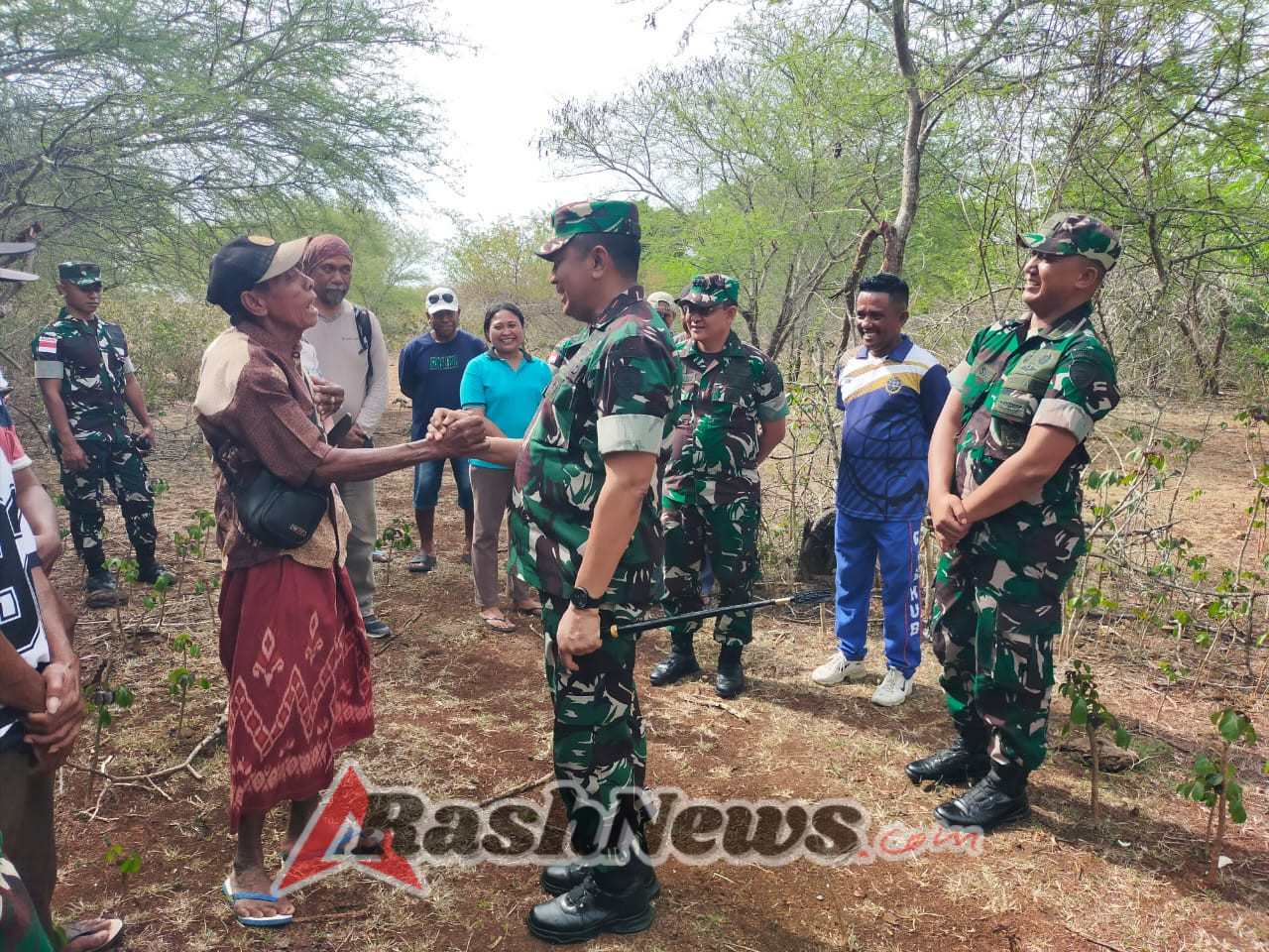 Sinergi TNI dan Masyarakat, Danrem 161/WS dan Dandim 1627/Rote Ndao Cek Kesiapan Lahan Yonif TP di Siomeda