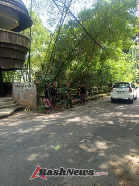 Wujud Kepedulian, Babinsa Keliki Dukung Kelancaran Persiapan Upacara Melasti