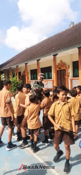 Peduli Pendidikan Dan Generasi Muda, Serka Roby Cegah Tindakan Indisipliner Anak Di SDN 1 Tangkas