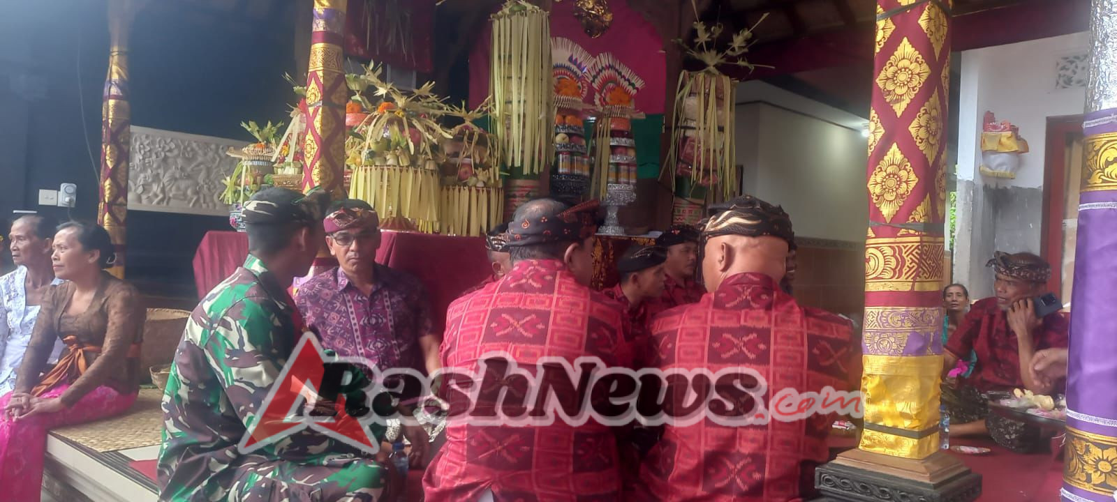 Babinsa Desa Tamanbali Tunjukkan Kepedulian Sosial Lewat Kehadiran di Acara Pernikahan Warga
