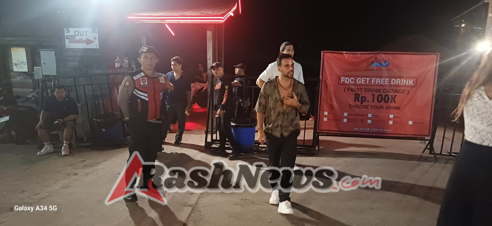 Atensi Malam Minggu Unit Samapta Polsek Kuta Utara Patroli Di Kawasan Wisata