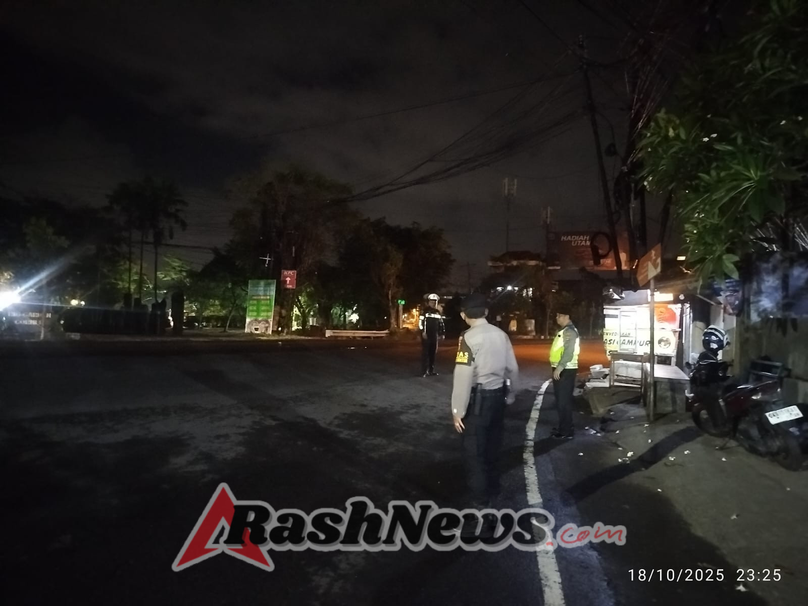 Kapolsek Dentim Pimpin Patroli Blue Light, Pastikan Situasi Malam Minggu Aman dan Kondusif