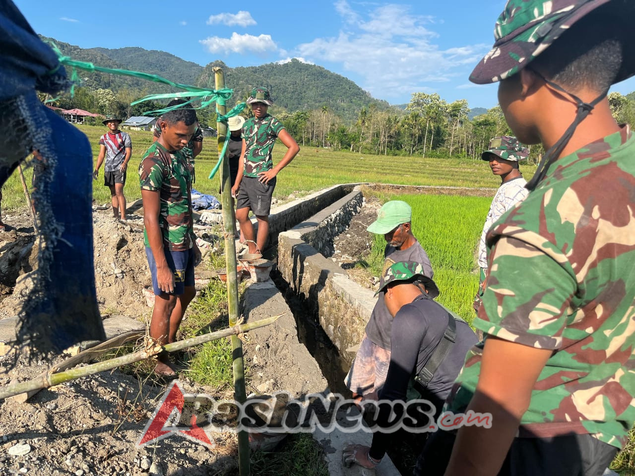 Hari ke-11 TMMD di Ngada: Saluran Irigasi Lewur Tepu Jadi Fokus Utama Giat Fisik Satgas