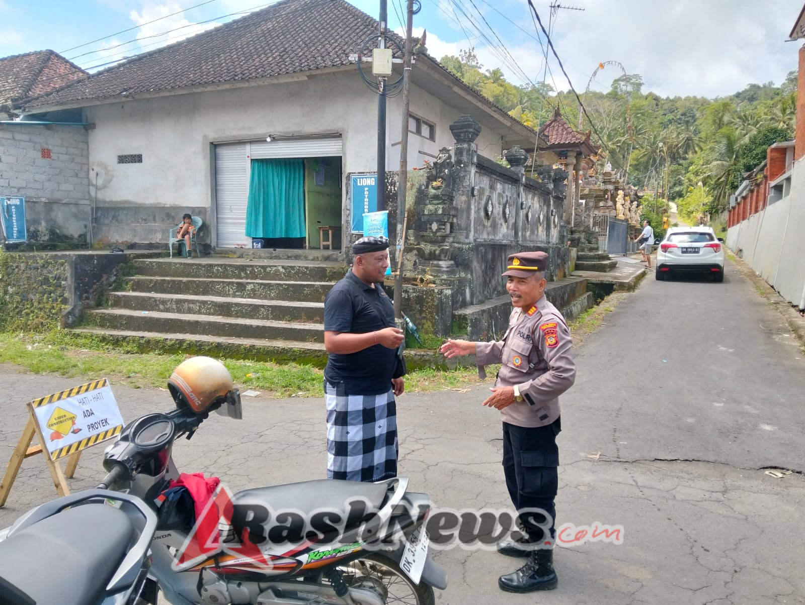 Satuan Binmas Polres Bangli Laksanakan Pembinaan dan Koordinasi dengan Satuan Pengamanan Adat di Desa Adat Demulih, Susut, Bangli