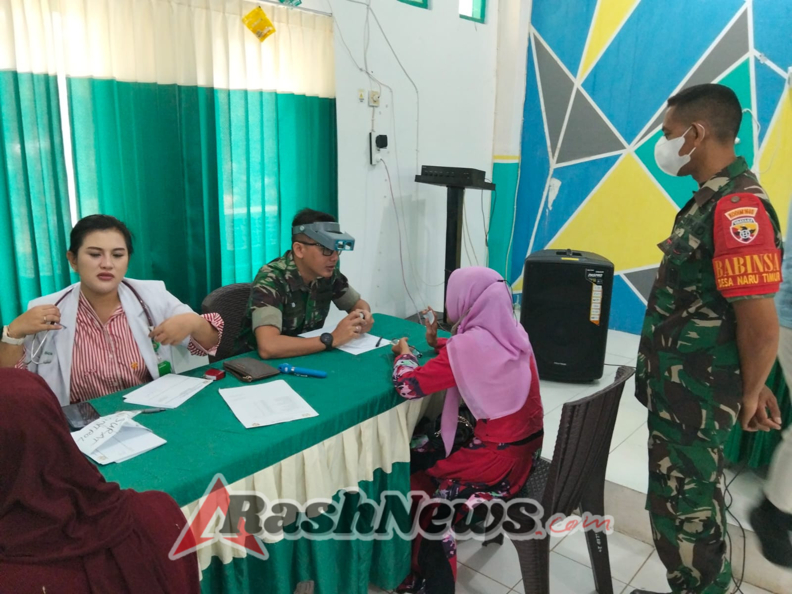 Tim Medis RSAD Bima dan PKM Sape Gelar Pemeriksaan Mata Gratis di Dusun Kalende