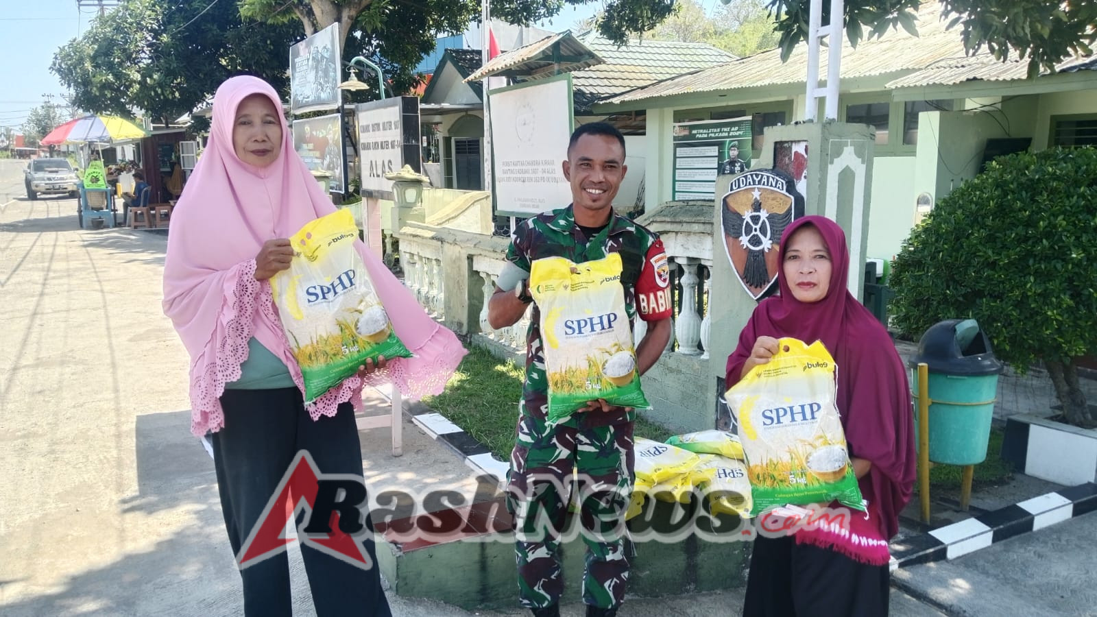 Warga Antusias, Koramil Alas Sediakan 2.000 Kg Beras Murah SPHP