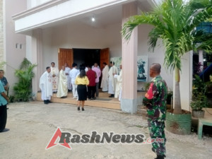 Sinergi TNI dan Gereja, Babinsa Jaga Keamanan Misa Komuni Pertama di Namodale