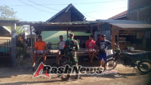 Pererat Silaturahmi, Babinsa Kandai Satu Sambangi Warga Sambitangga dan Beri Imbauan Kamtibmas