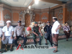 Ratusan Warga Ikuti Iring-Iringan Upacara Melasti ke Pantai Purnama