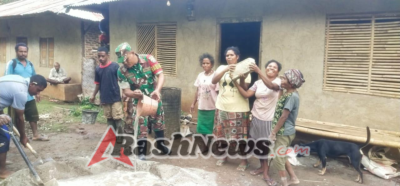Sertu Mujahidin Galang Kebersamaan Lewat Gotong Royong Pembangunan Rumah