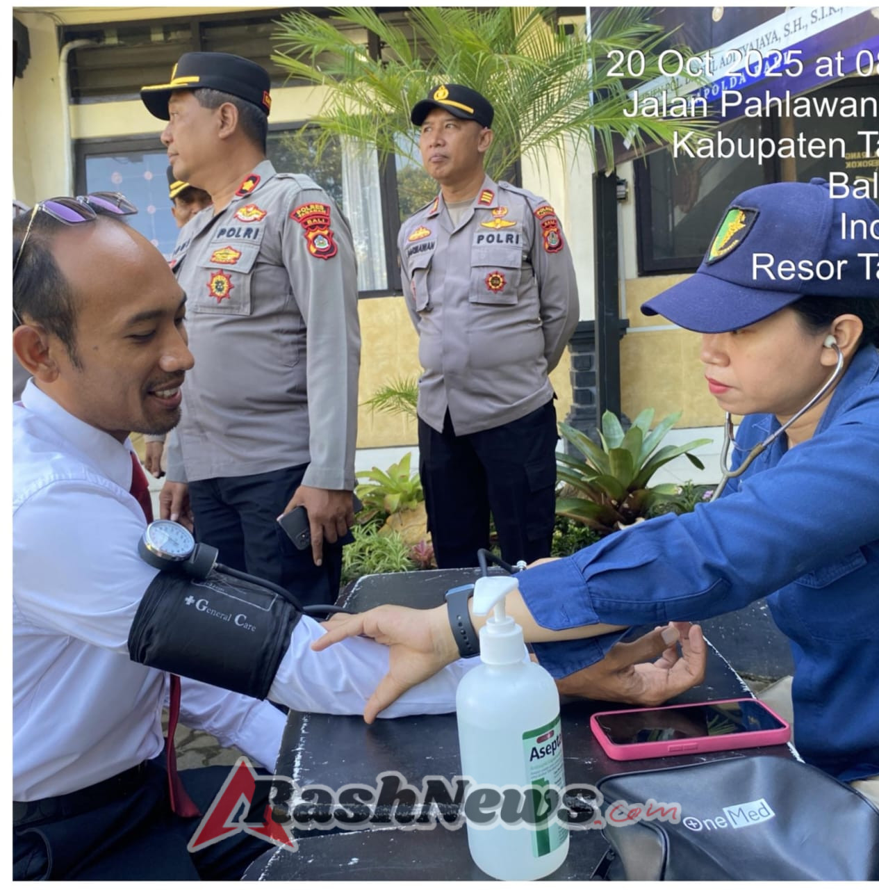 Sidokkes Polres Tabanan Gelar Pemeriksaan Kesehatan Lapangan Usai Apel Jam Pimpinan