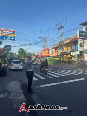 Anggota Lantas Polres Karangasem Laksanakan Gatur Pagi di Simpang Tiga BTN Taman Asri Karangasem