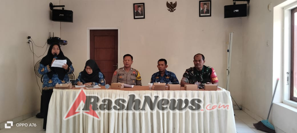 Babinsa Taliwang Dukung Upaya Penataan Wilayah Melalui Musyawarah Kelurahan Dalam