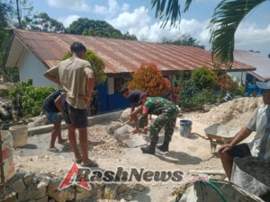 Babinsa Kodim 1613/Sumba Barat Dukung Pembangunan Fasilitas Pendidikan di Tanarara