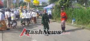 Dukung Karya Ngasti, Babinsa Tegal Tugu Siaga Amankan Prosesi Adat