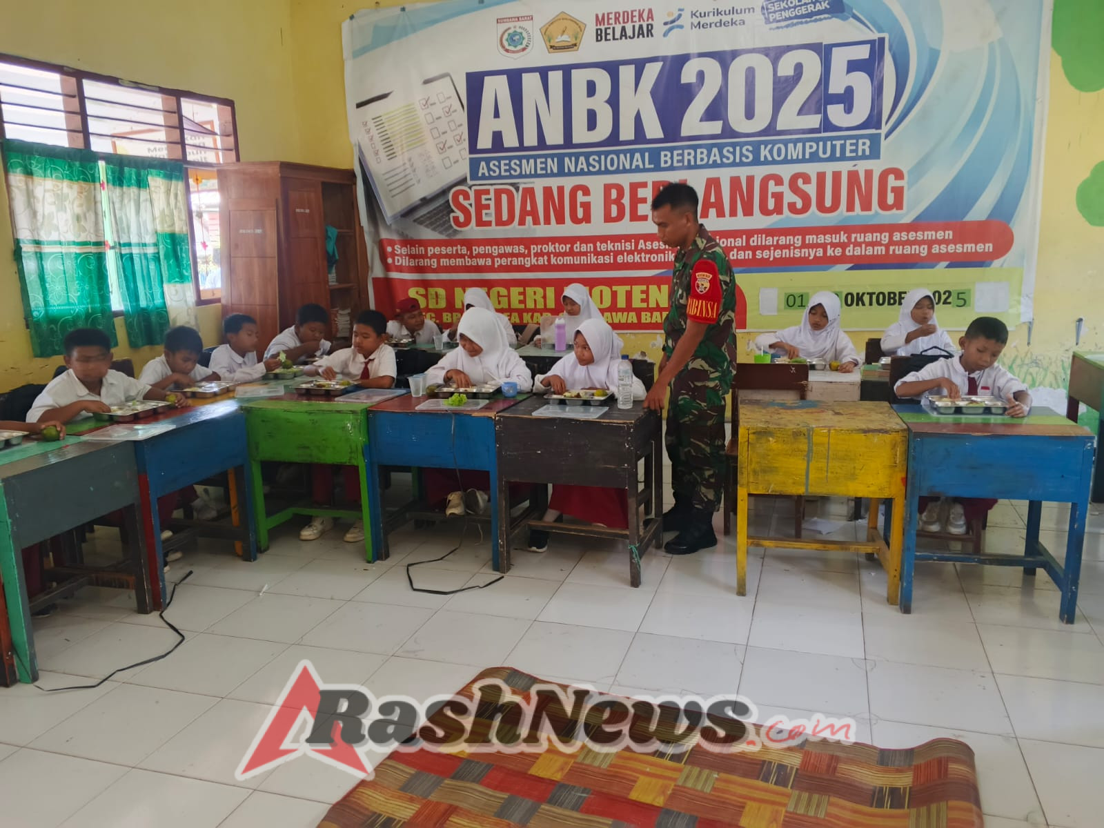 Anak-Anak SDN Moteng Antusias Ikuti Program Makan Bergizi Gratis