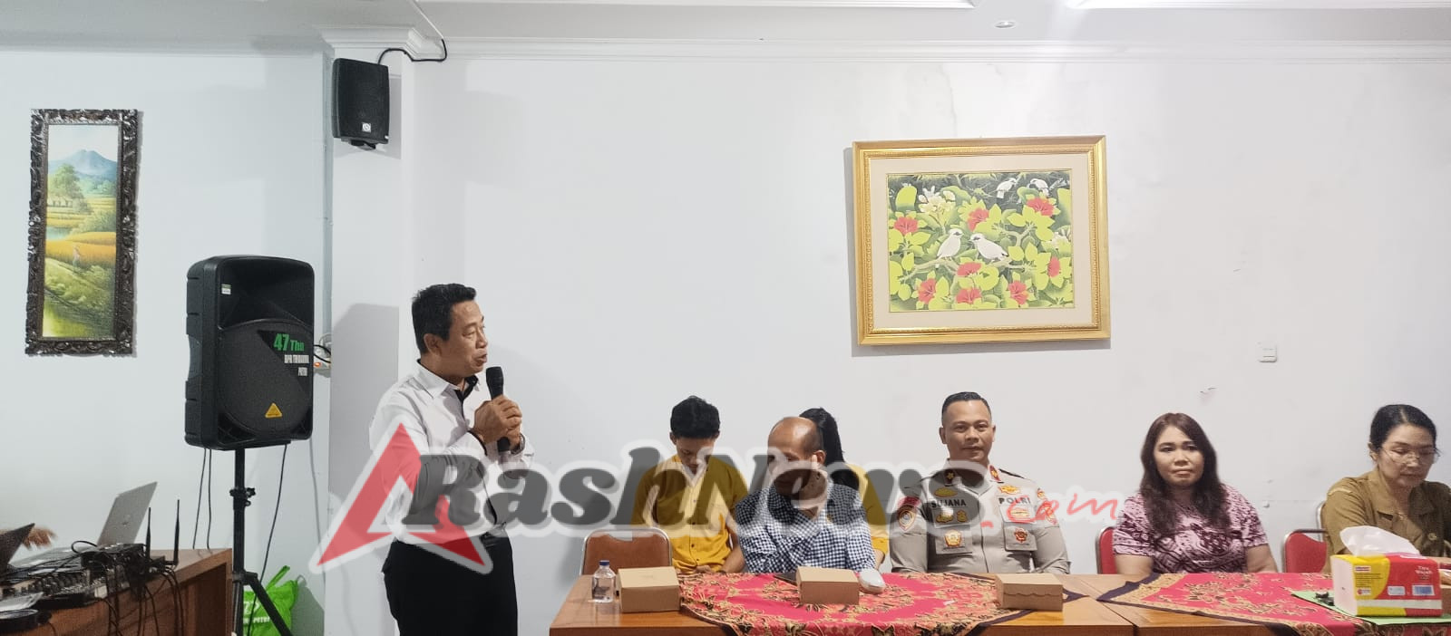 Jamin Keamanan Nasabah, Kapolsek Klungkung Hadiri Pengundian Arisan BPR Tri Drama Putri.