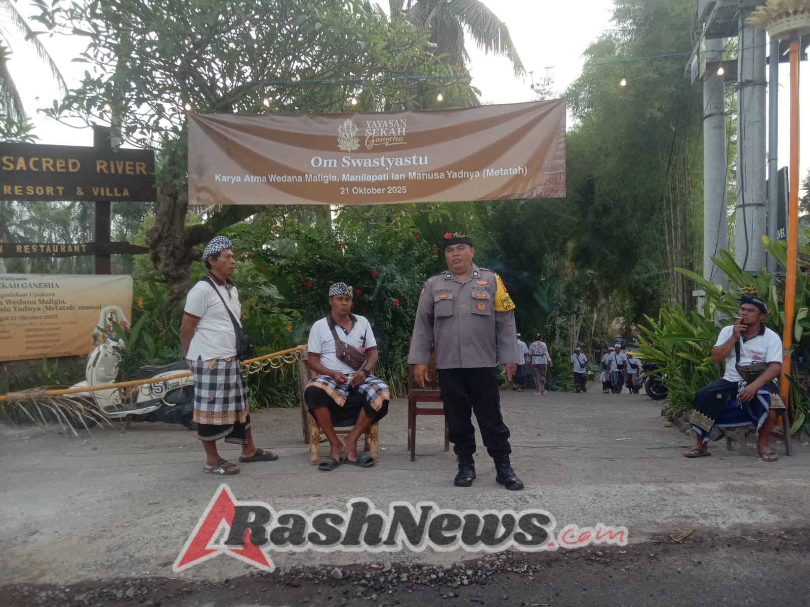 Pengamanan Upacara Adat Karya Atma Wedana di Desa Keramas, Polsek Blahbatuh Kolaborasi dengan Babinsa dan Pecalang