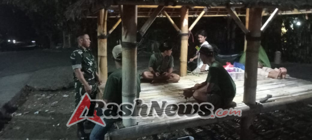 ‎Kolaborasi Babinsa dan Pemuda Pandan Wangi Perkuat Kamtibmas di Dusun Montong Batu Bawi