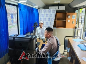 Tedun Banjar Polres Karangasem Berikan Pelayanan SIM dan SAMSAT Keliling