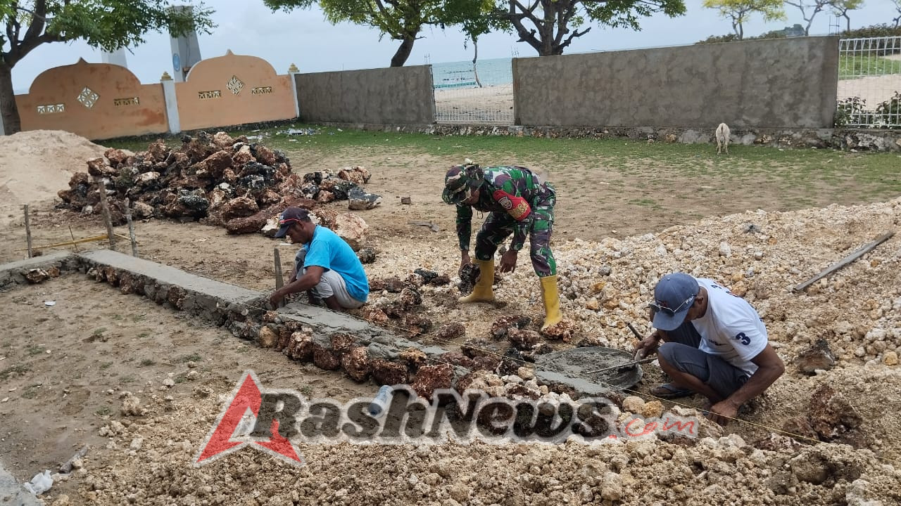 Kebersamaan Babinsa dan Warga Papela Cerminkan Kemanunggalan TNI dengan Rakyat