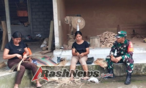 Sinergi Babinsa dan Warga, Dorong Pengrajin Bambu Kayubihi Tingkatkan Nilai Ekonomi Produk