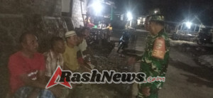 Ciptakan Rasa Aman, Babinsa Dompu Lakukan Patroli Malam dan Sosialisasi Kamtibmas
