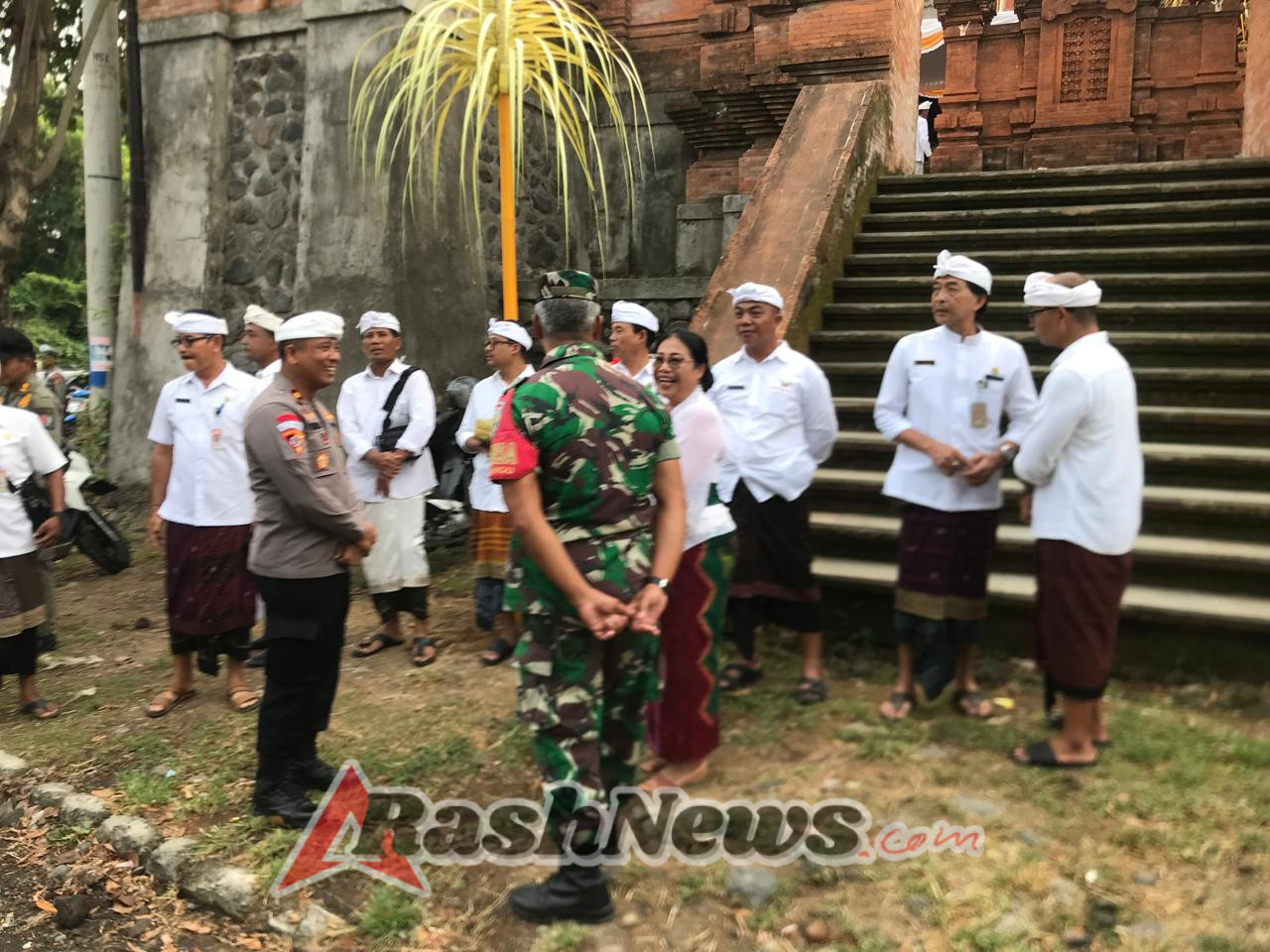Kapolsek Dentim Hadiri Upacara Melaspas Situs Kertalangu, Dukung Pelestarian Nilai Budaya dan Spiritualitas Bali