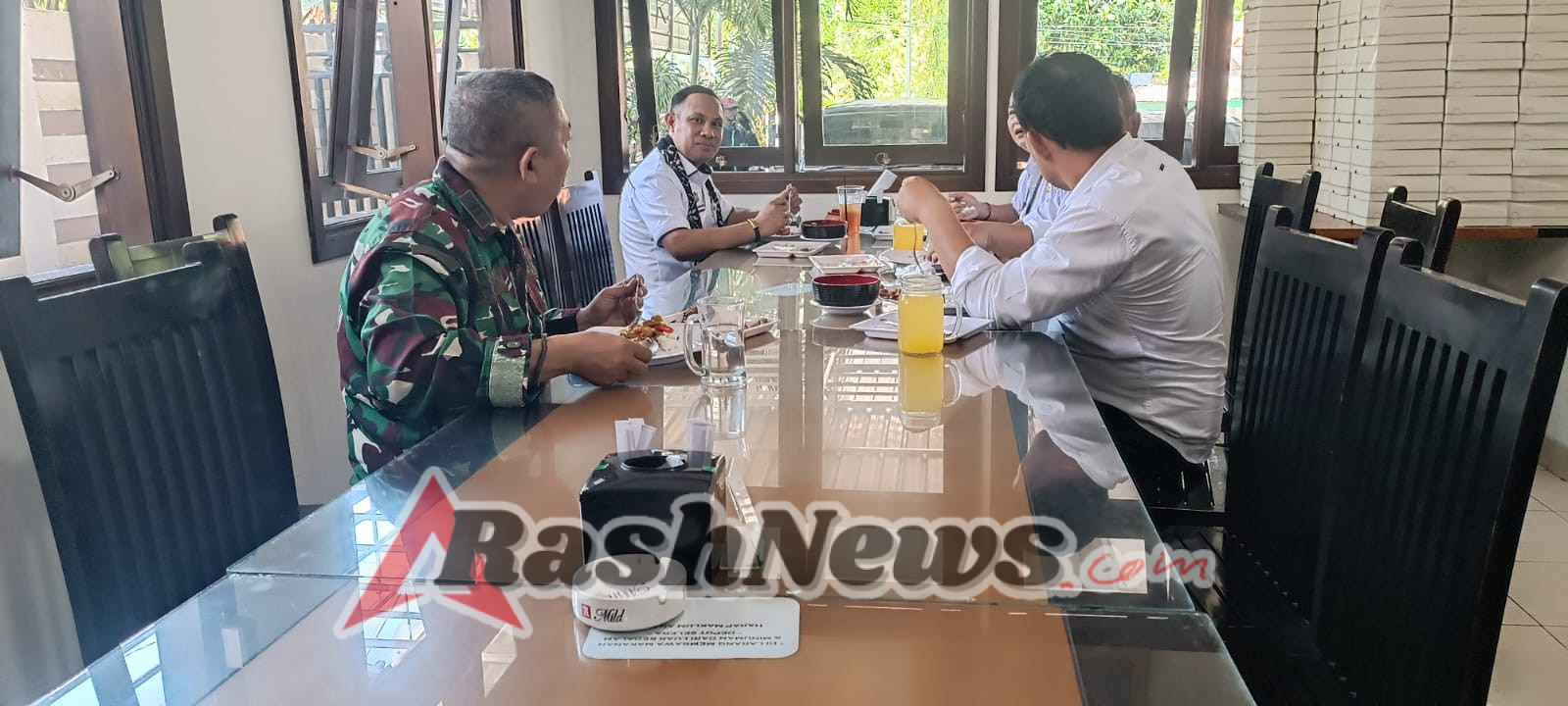 Babinsa dan Lurah Oebobo Kompak Dukung Program Presiden RI