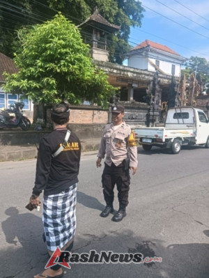 Bhabin Denbantas amankan kegiatan Ngaben warga Banjar Adat Tuakilang Baleran