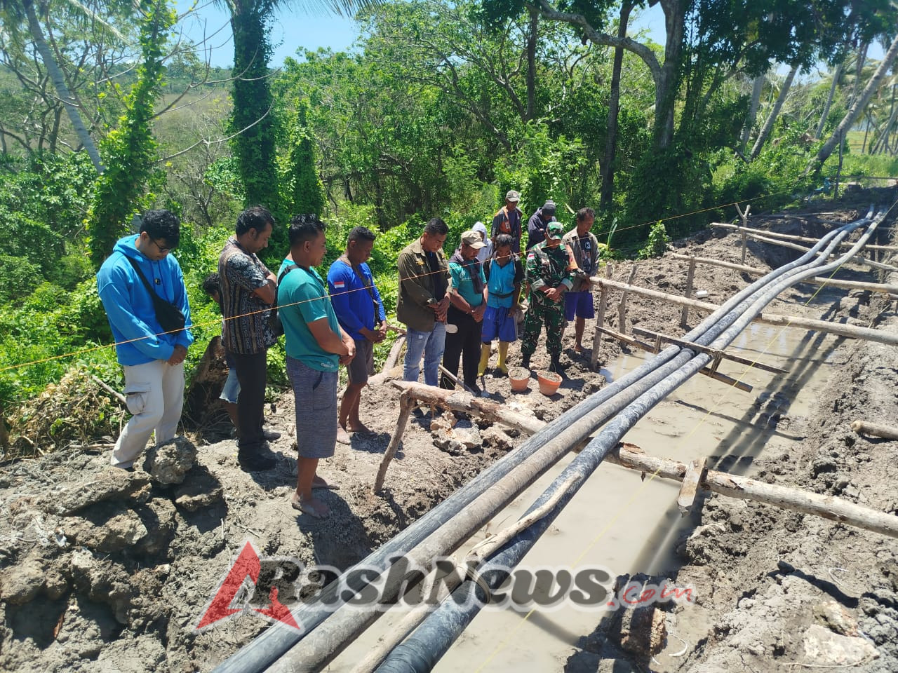 TNI dan Dinas Pertanian Bersinergi Wujudkan Ketahanan Pangan Melalui Pembangunan Irigasi di Rote Ndao