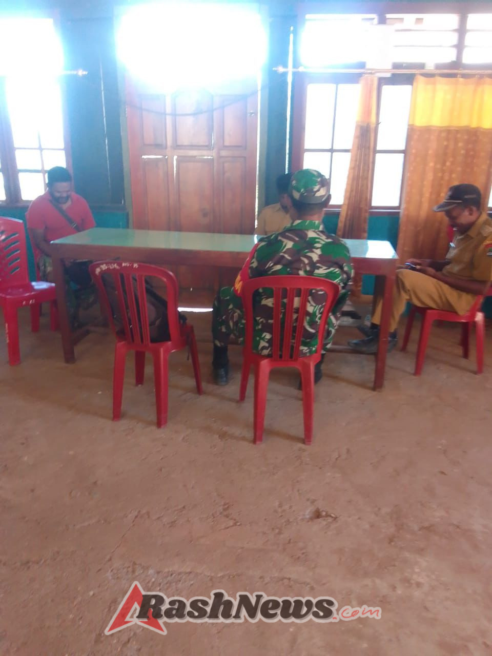 Melalui Komsos, Babinsa Kenarimbala Dorong Sinergi Pembangunan Desa