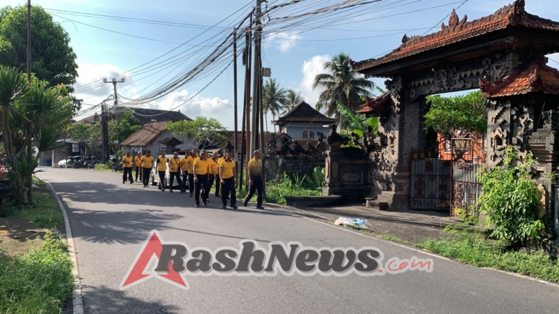 Anggota Polsek Bebandem Polres Karangasem Melaksanakan Apel Olahraga Pagi