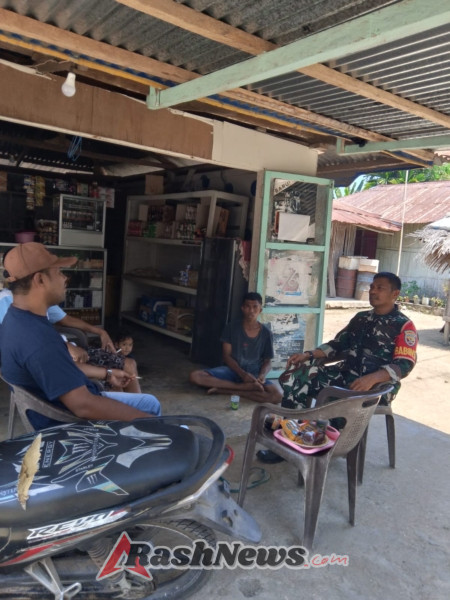 Perkuat Kemanunggalan TNI-Rakyat, Babinsa Kodim 1602/Ende Aktif Pantau Kamtibmas di Desa Uludala