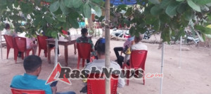 Babinsa Larantuka Tegaskan Pentingnya Keamanan Bersama Saat Misa Perdana di Lamika