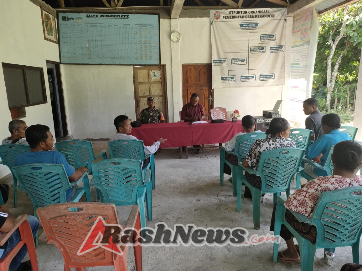 Babinsa Kodim 1602/Ende Pererat Kerja Sama dengan Warga melalui Komsos dan Pamwil di Desa Kekandere